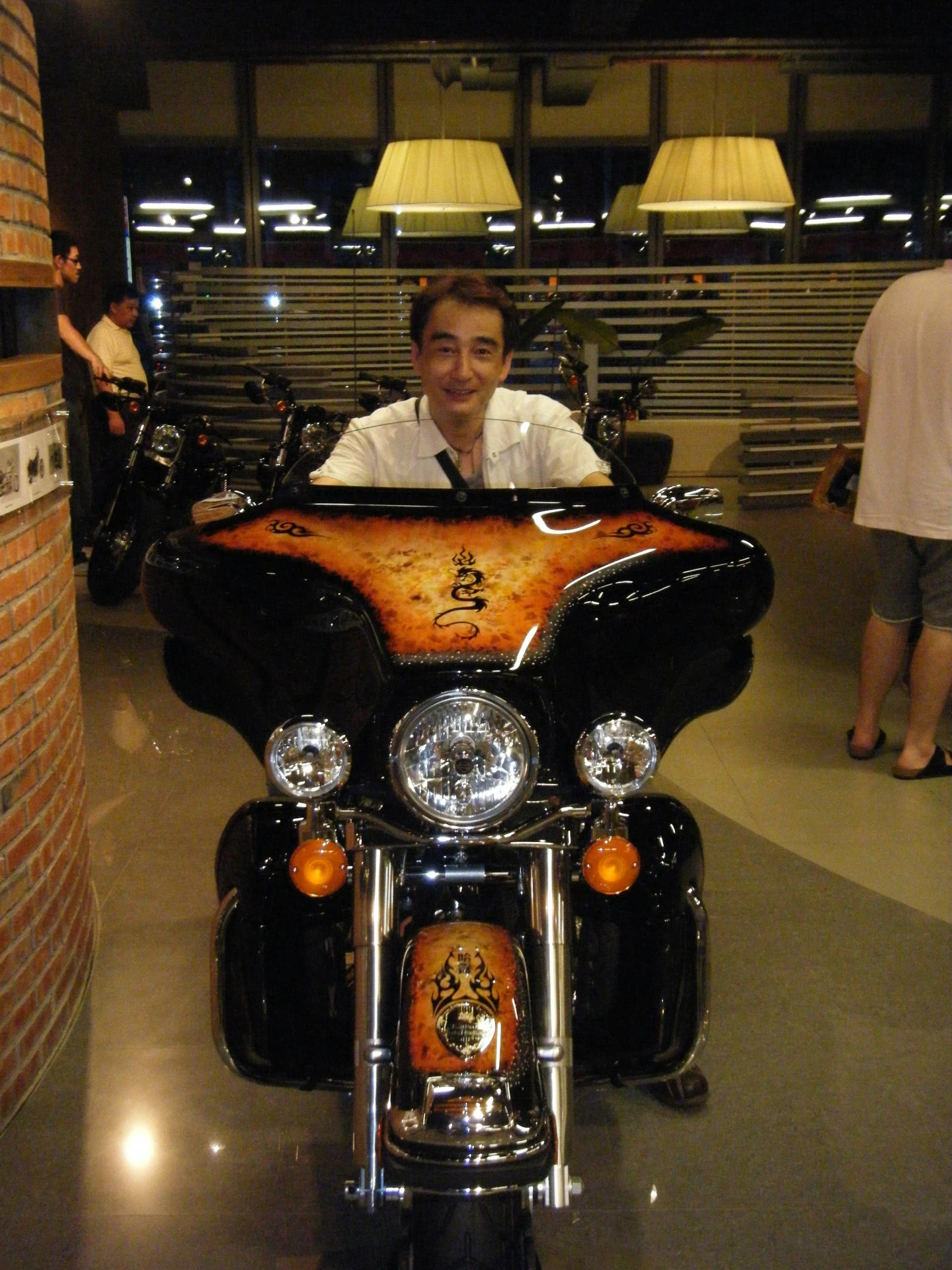 憧れのHarley！　台北Harley展示場